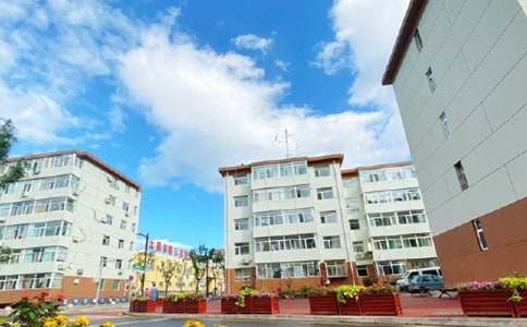 房产买卖居间协议书