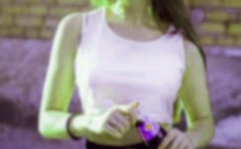 写诗的少女现代诗歌