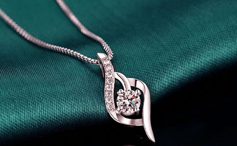 《项链》的读后感范文