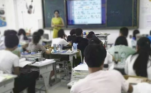 浅析高校微观经济学教学中存在的问题和建议论文