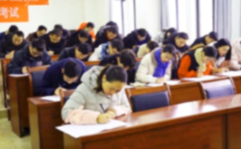 初一期中考试英语作文(精选5篇)