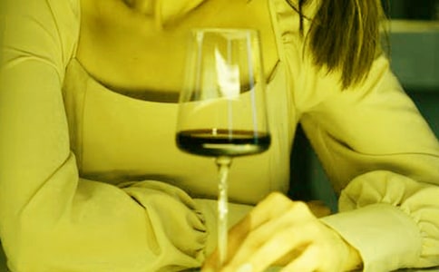 酒杯里的生命作文