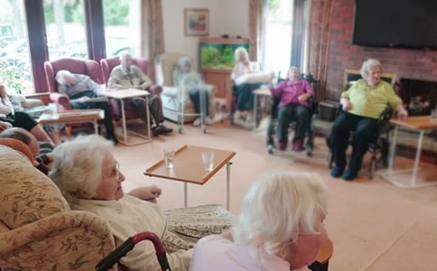 描写新春送温暖情系敬老院的作文