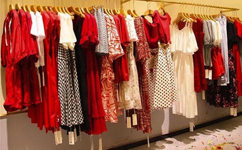 爸爸妈妈和买衣服作文