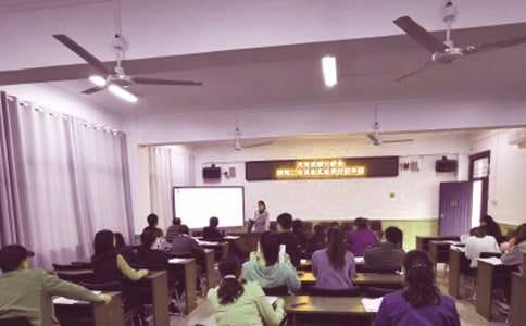 教务处的'老大爷写人作文