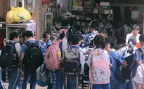 令我敬佩的送奶工叔叔小学生作文