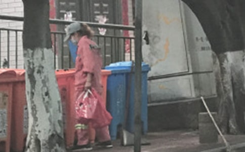 勤劳的环卫工人四年级作文