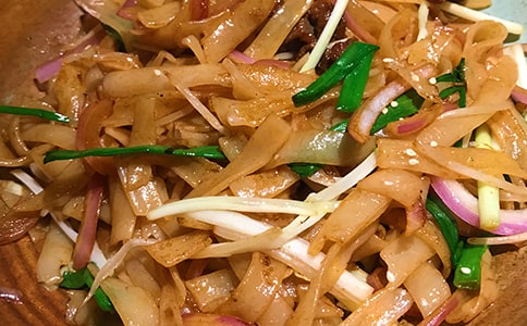 蚂蚁搬食物作文500字