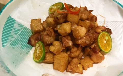 蚂蚁搬食物四年级优秀作文500字