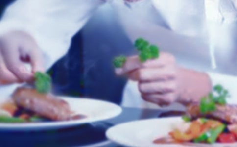 一个个给清洁员厨师拜年的名人故事