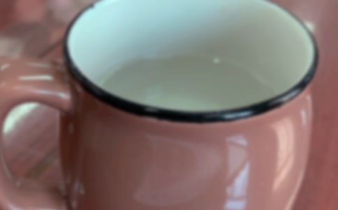 把自己的杯子放低一些哲理故事